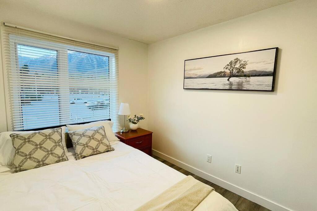 Unit #204 Cozy Mountain View 2Br In Canmore Downtown Apartamento Exterior foto